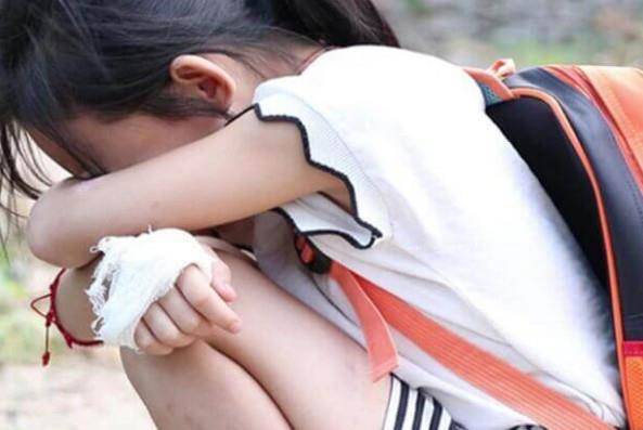 原创女儿初次来月经妈妈记得说这3句话关乎自家孩子一生的健康