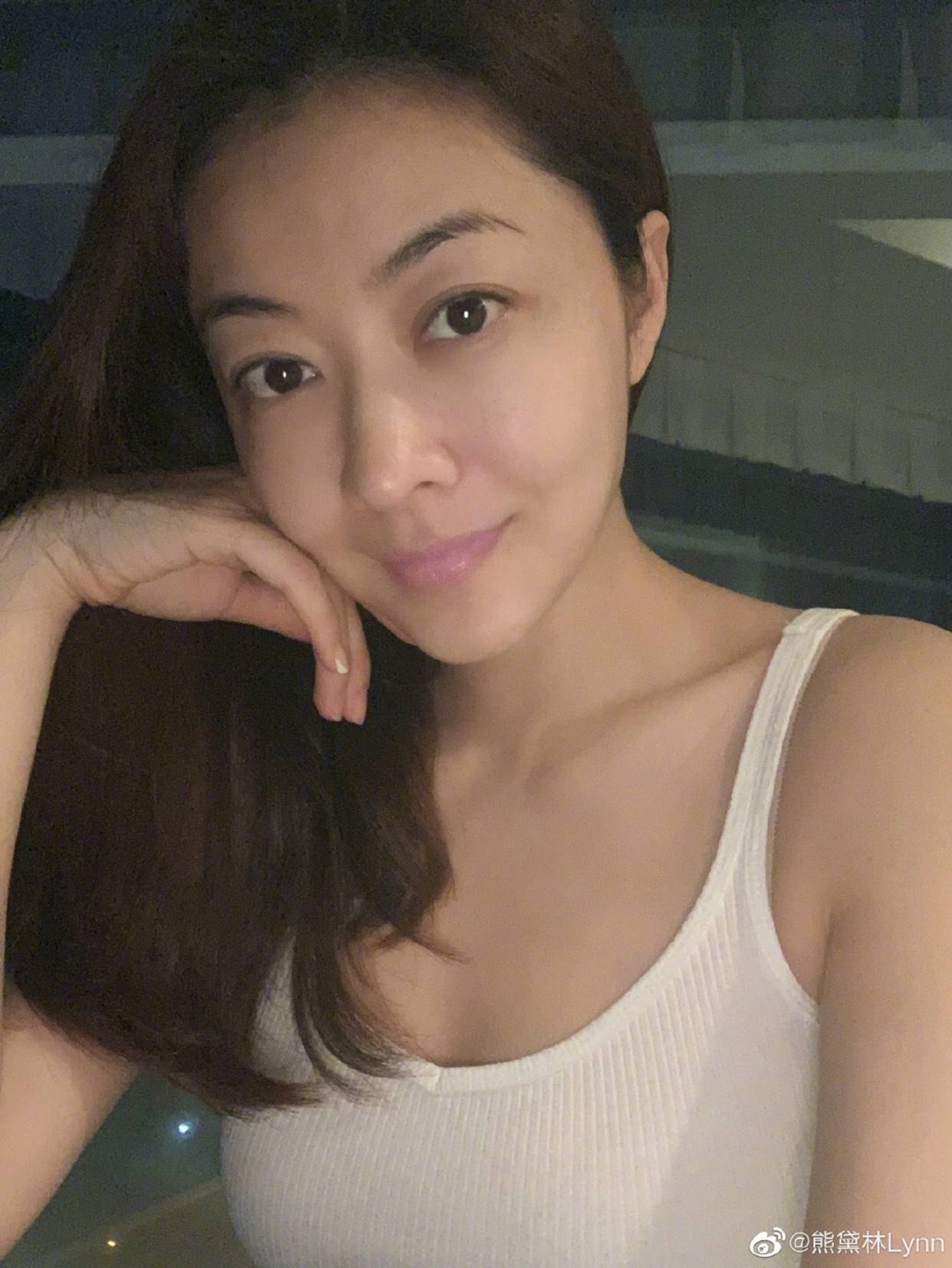 原创有一种冻龄叫40岁熊黛林素颜照散发少女味6招气质美貌胜从前