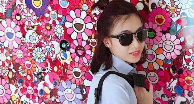 她通过周星驰引荐认识富豪并嫁入豪门今女儿10岁身价超40亿