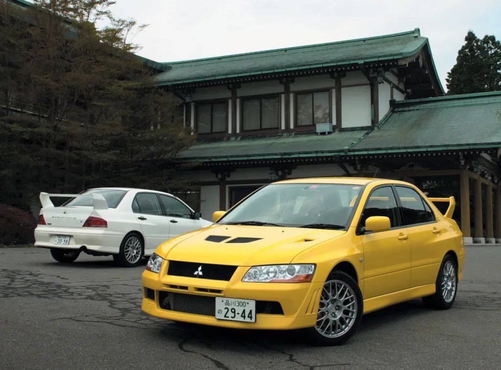 在速度与激情2里,奥康纳的座驾就是evo第七代,到了2006年的速度与激情