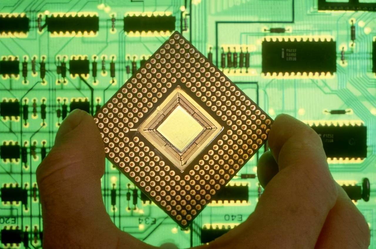 难点不仅是光刻机,国产芯片若想彻底崛起,还要翻过3座大山_半导体