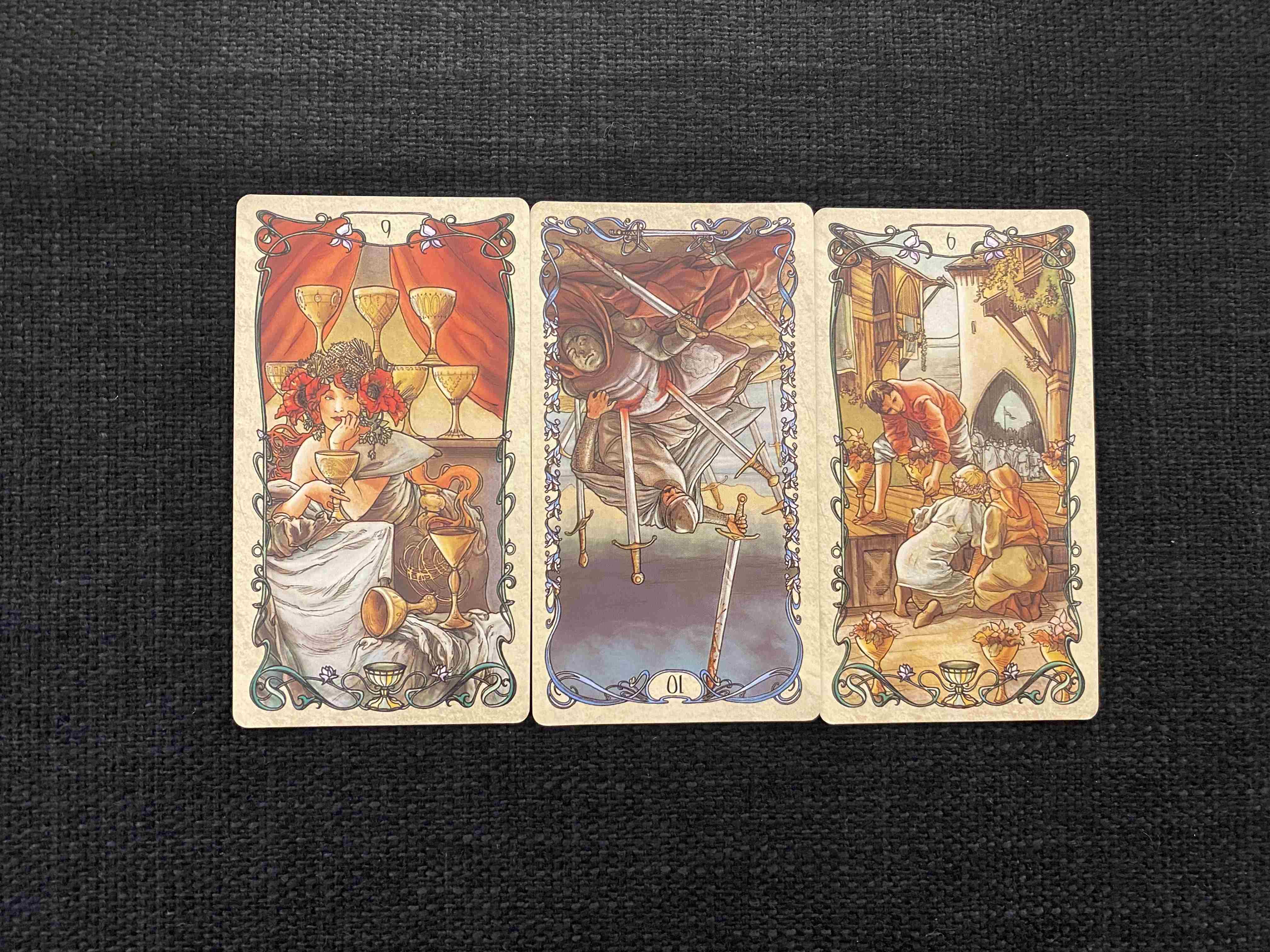 第二组: 圣杯九,宝剑十逆位,圣杯六