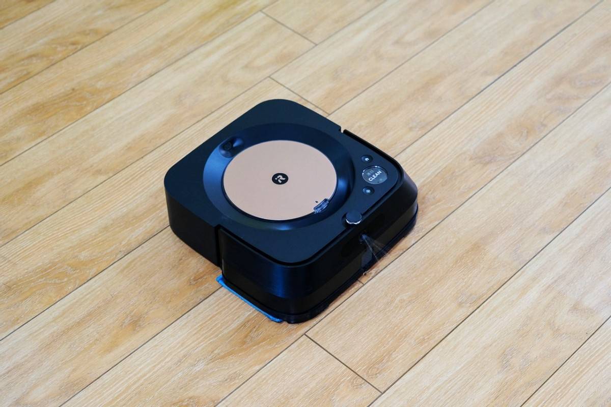 术业有专攻irobotm6家用擦地机器人让地板更洁净