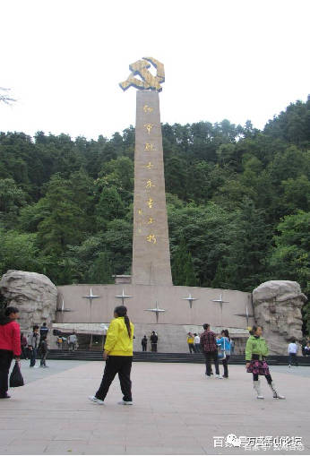 红军卫生员龙思泉这支为了人民幸福,民族强大而出发的军队,和百姓永远