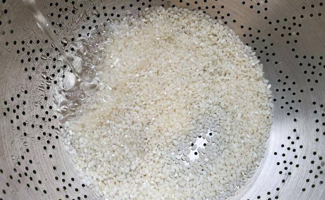 大米泡多长时间为好 e783334acb494d639f19c3c698aee05f.jpeg