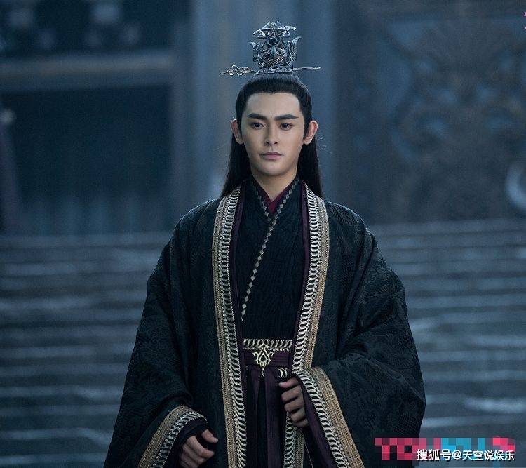《琉璃》中的罗喉计都，换了个造型出演梁洁新剧，颜值也太高了_李欣泽