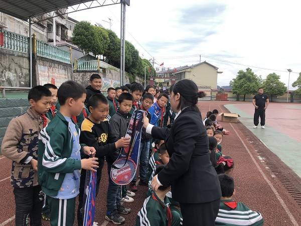 关爱儿童"保护未成年人权益法治宣讲系列活动_岩头寨