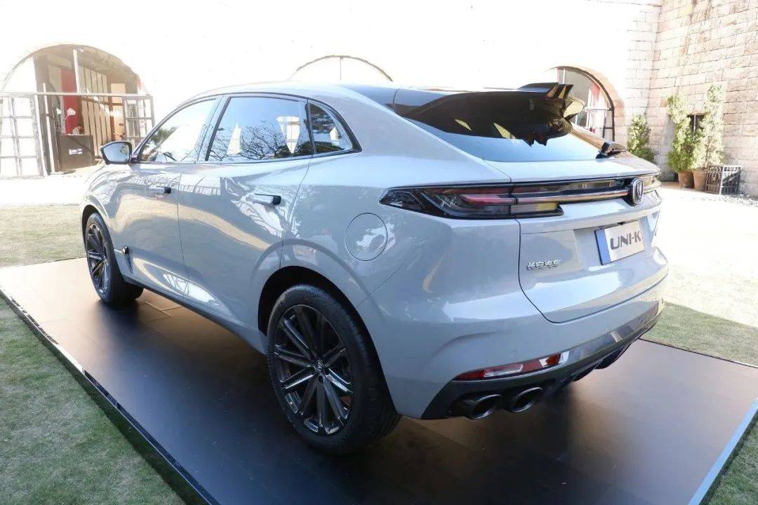 对比导购18万预算买长安unik还是wey摩卡