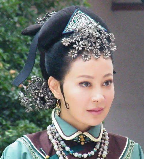 演技也得到了大家的认可,即便当时只是一个小小的演员,但《孝庄秘史》