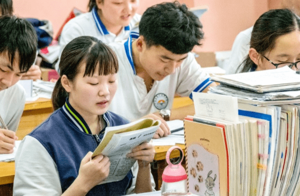 2021高考分数线或有大变化？中等生将受很大影响，报考时多花心思