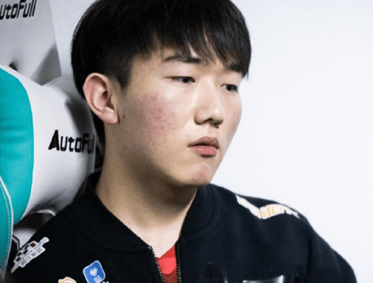 tes晴天从主播到职业选手能否顶住压力