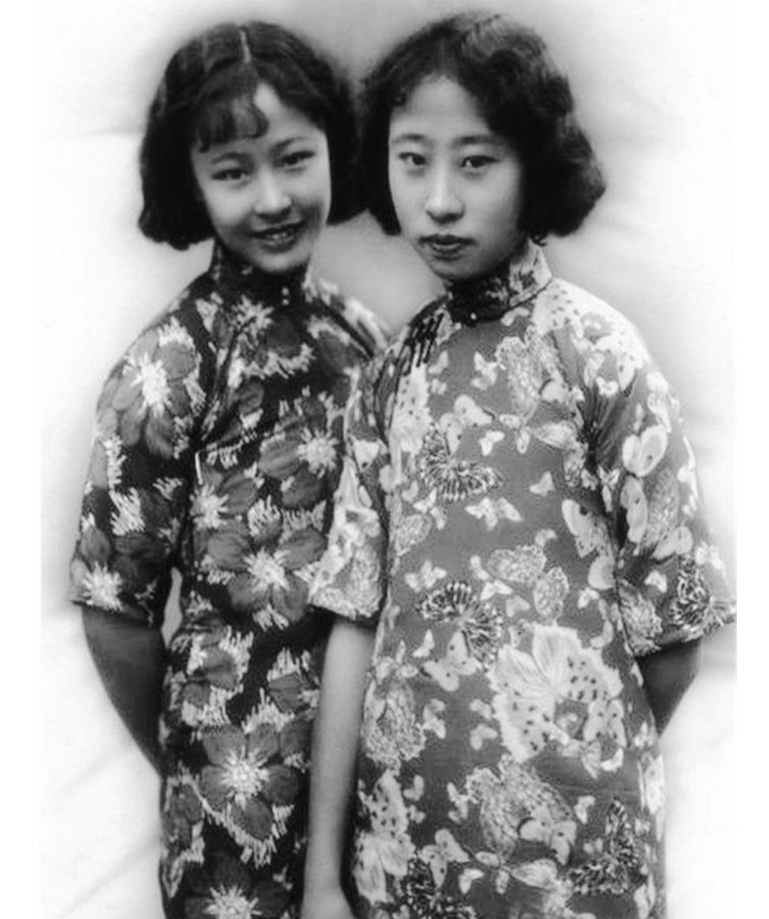 韫颖是薄仪的三妹,也是薄仪最疼爱的"三格格",三格格1913年出生,从小