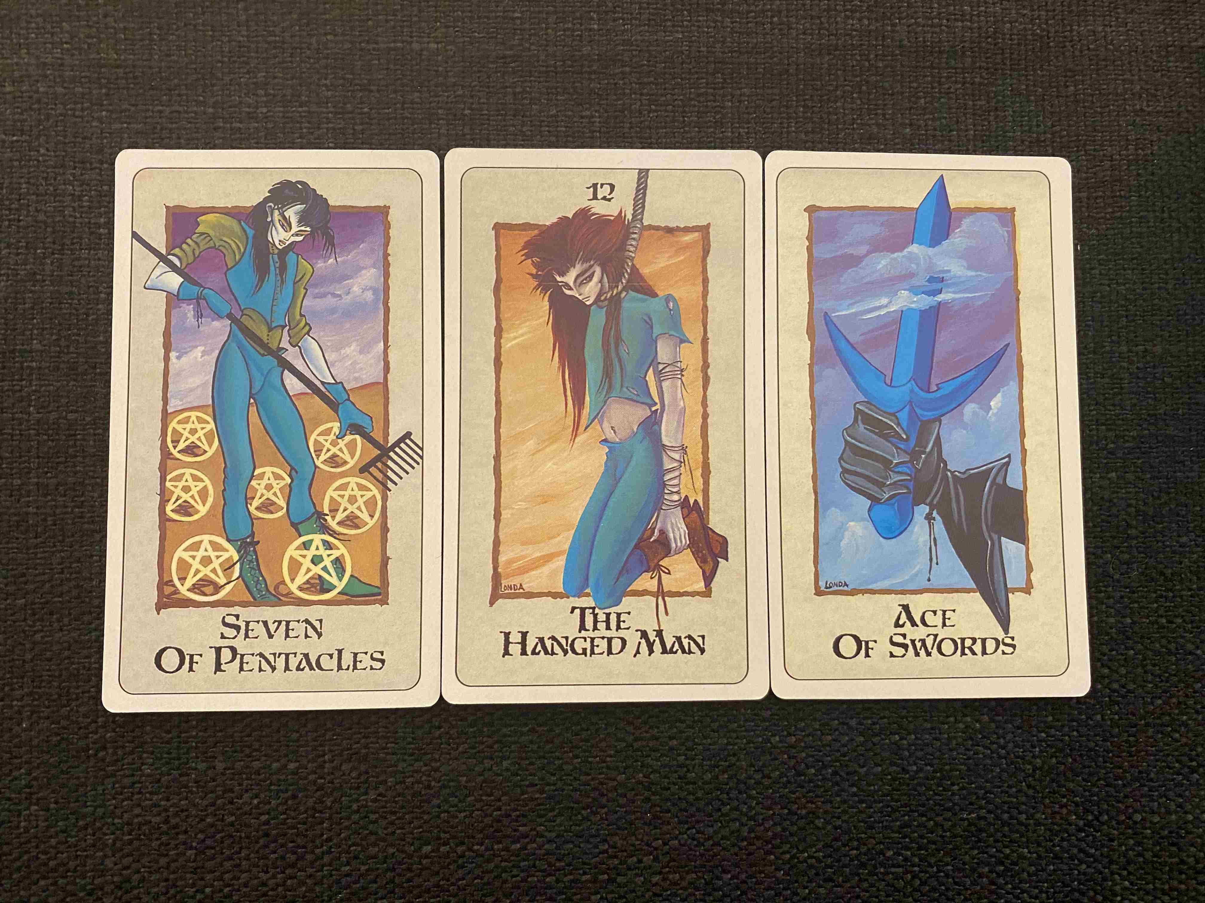 莫莫塔罗天秤座下半年存在隔阂过去的伤害无法忘记