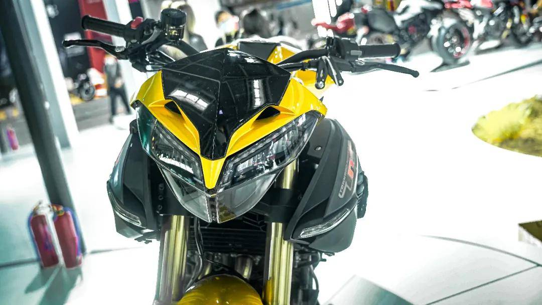 998万贝纳利1200gt闪耀北京摩展经典三缸回归