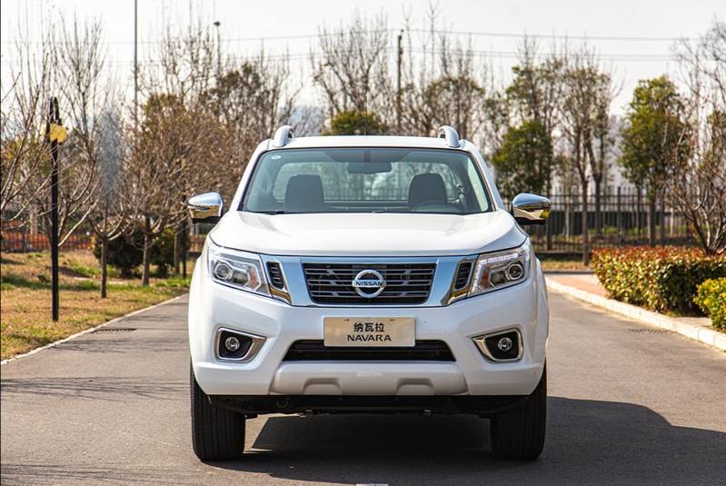 日产纳瓦拉完成升级23t柴油引擎炫酷外观四驱越野更霸气