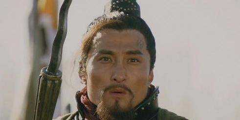 第三位禁军都教头:丘岳.林冲就不用多说,虽然武艺高强,但是人品极差.