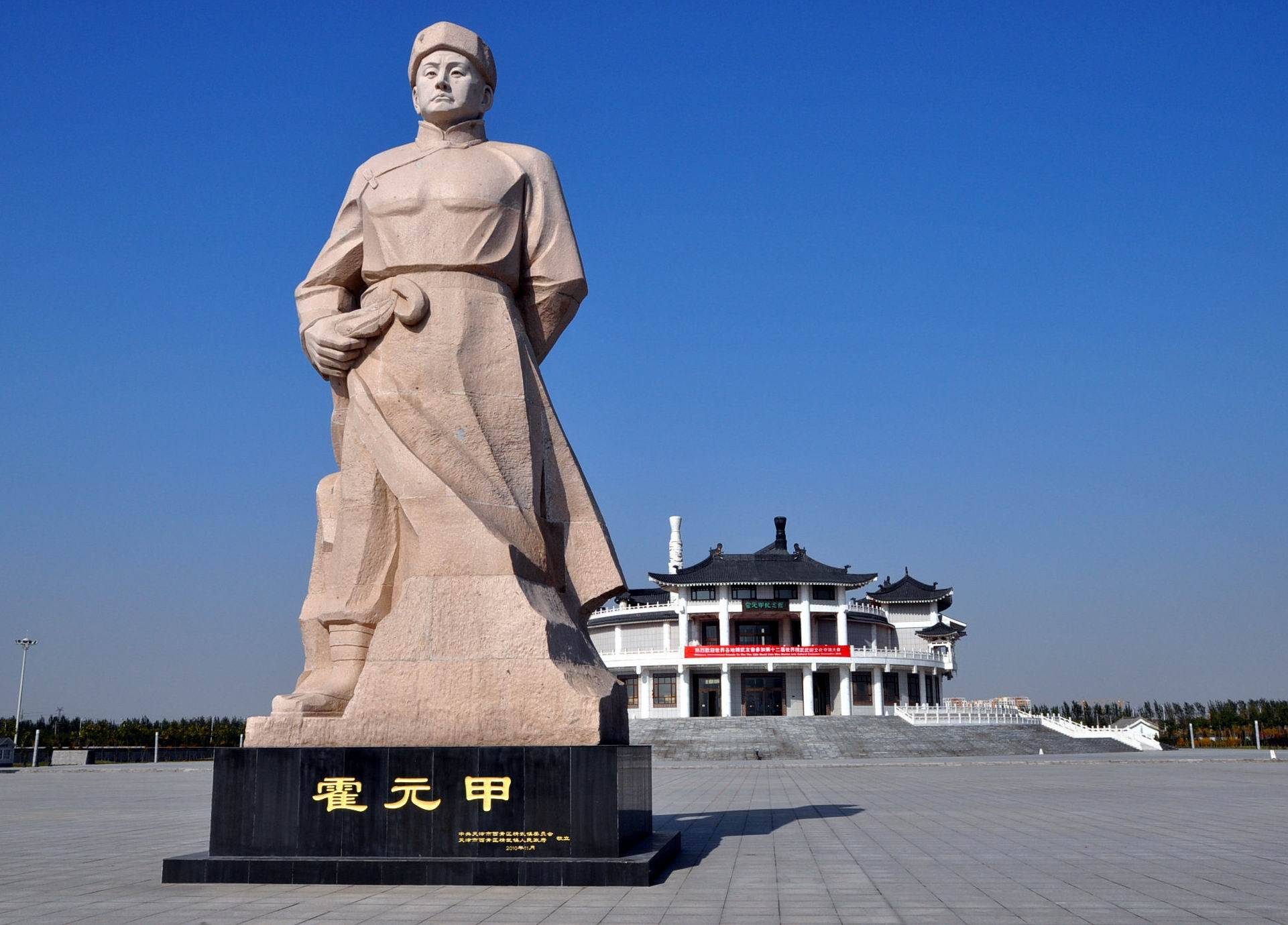 原创为何霍元甲频遭质疑?迷踪艺到底行不行,真打败过洋人大力士吗?