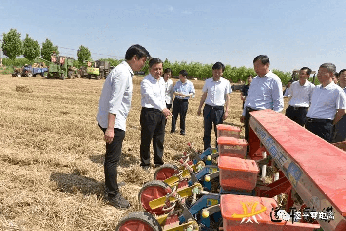 武国定先后来到花庄镇高魏楼村,中石化107国道遂平服务区,克明面业等