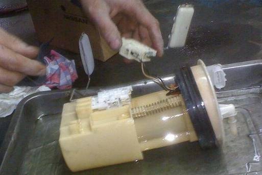 油加满油表不显示满格 c9910b92191d425e9d3a6035263ecde3.jpeg