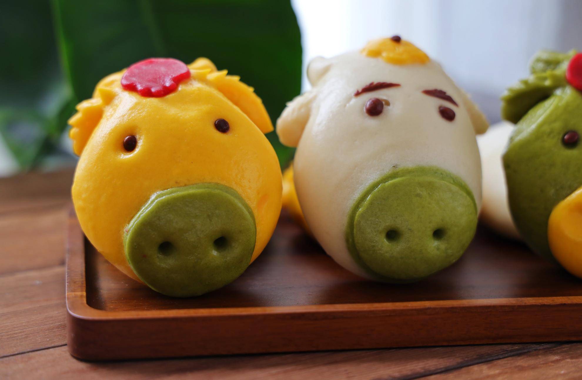 比如我们今天就来做一款"憨牛头"馒头,它色彩非常鲜艳,而且造型胖嘟嘟