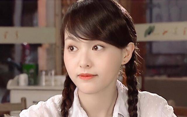 原创唐嫣15年前新剧开播村姑装小清新23岁的姐姐太嫩了吧