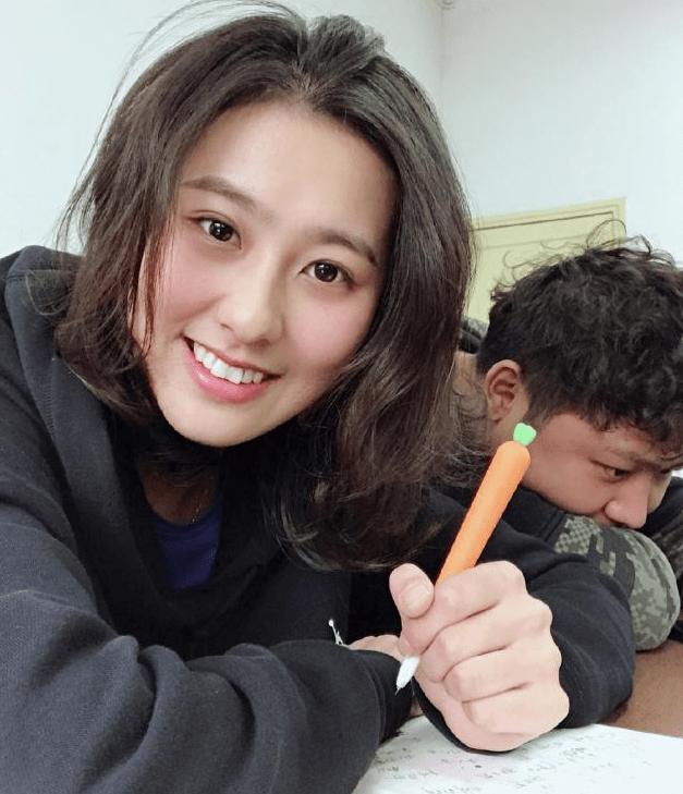 中国篮坛最美裁判,身材修长面容如天使,姓氏很少见_亓浩