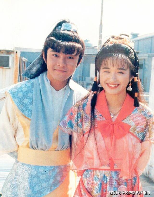 tvb《日月神剑》:30年前的古装玄幻剧,男主女主又嫩又美_阿月