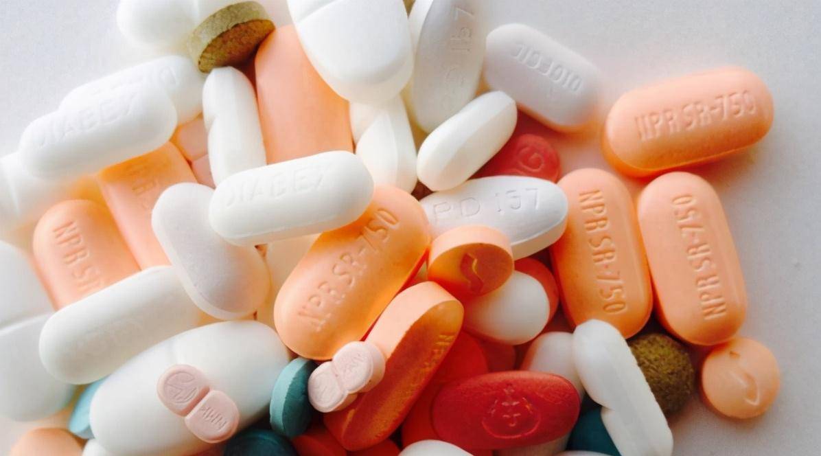 吃什么降压效果最好最快 f76774c457c14583abb3b66a9316298a.jpeg