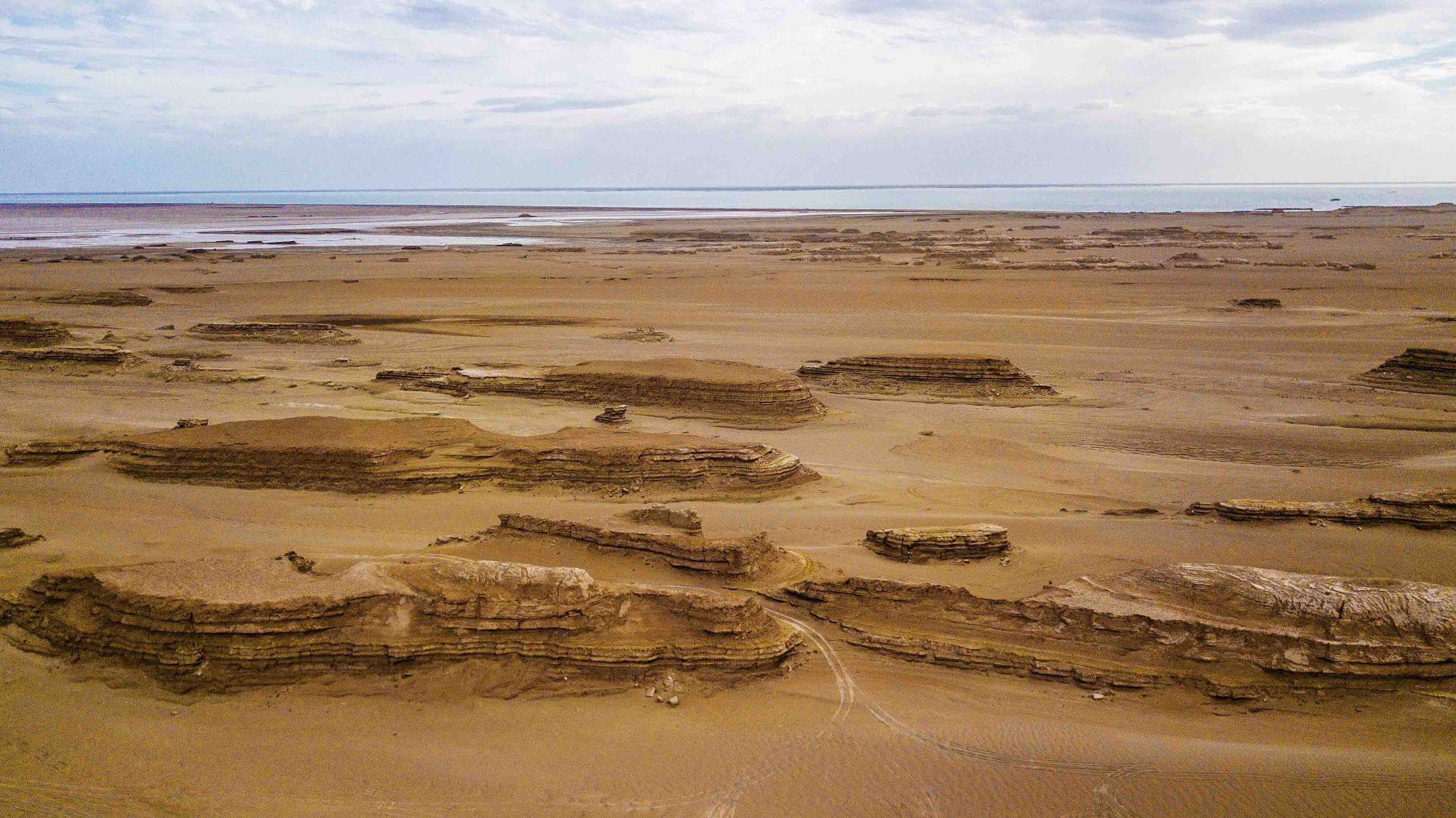 原创俄博梁雅丹地貌来青海必去的拍照打卡点风景超级像在火星