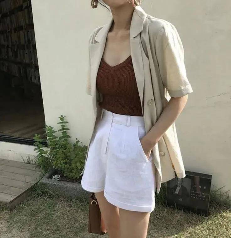 慵懒风穿搭女夏季短裤 671db90205eb4e0e9de76c9795cff20c.jpeg