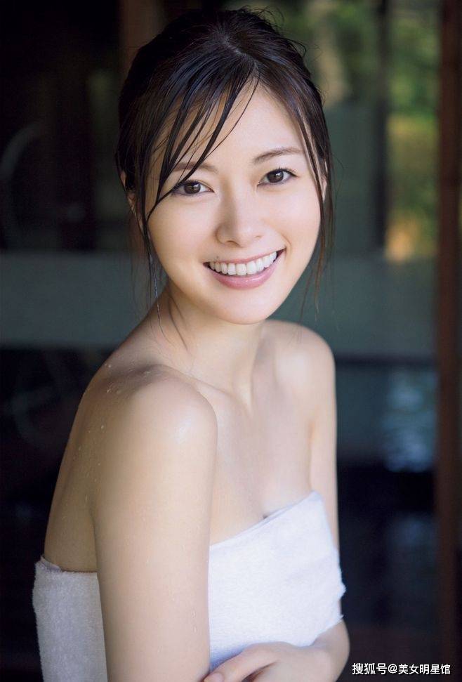 29岁白石麻衣 甜美可人性感优雅 日本女神就是让人心动 明星
