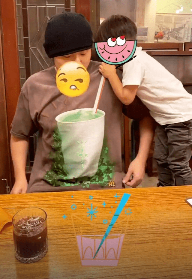 昆凌晒照为4岁儿子庆生,小周周高颜值抢镜