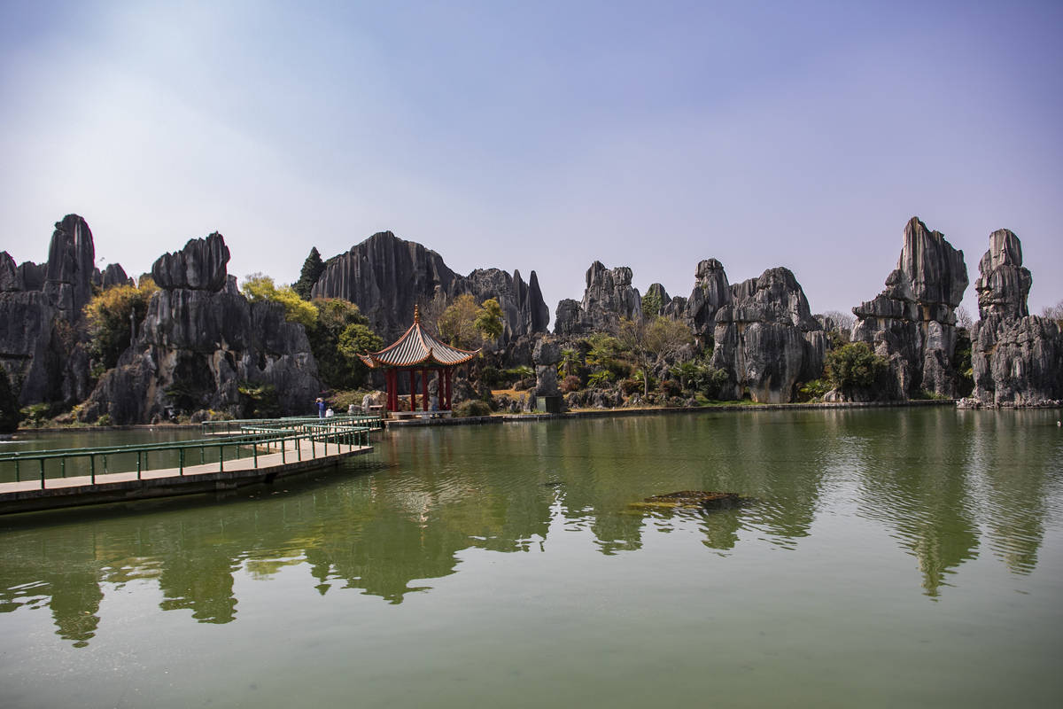 这处景观也成为推动当地城市发展很值得美誉的地方,它集自然景观,人文