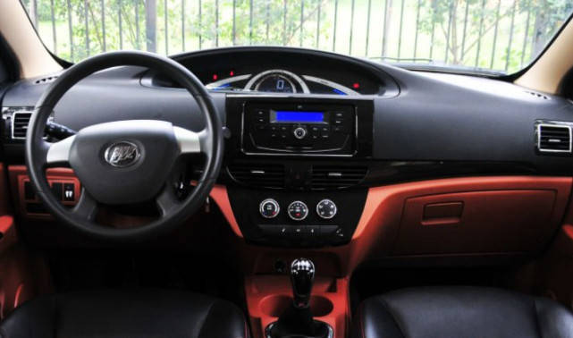 七座商务车排行榜_原创入手7座MPV,不但能拉人载货,座椅放倒就是辆拉货王