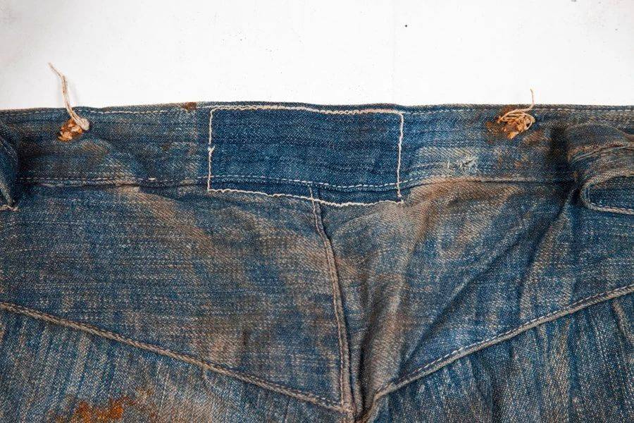 ▼ 1890年,有501产品批号的牛仔裤诞生,也成为了所有牛仔裤的原点.