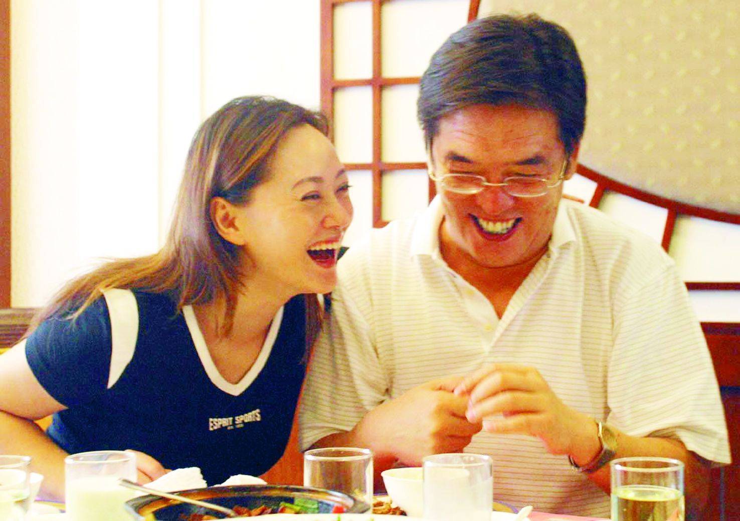 生下儿子后,大宋佳跟蔡程的感情也走到了尽头.