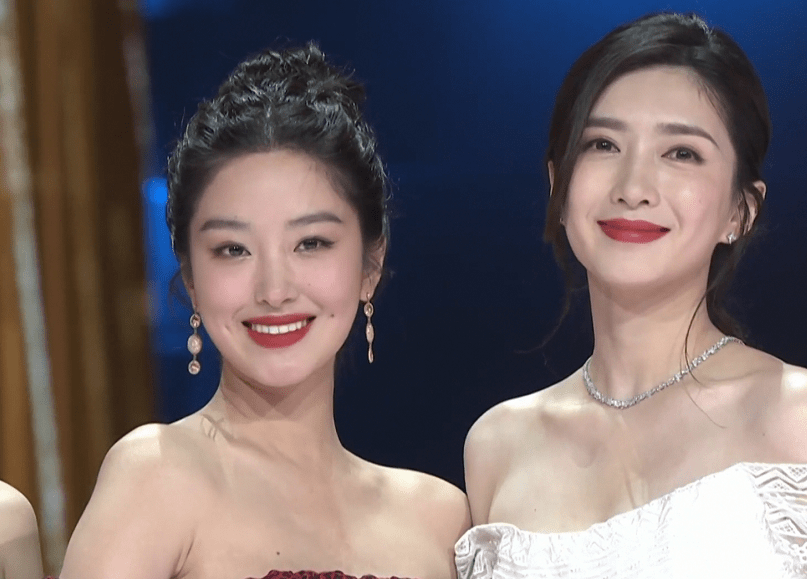 欢乐颂新五美首同框,互动尴尬被指不熟,江疏影杨采钰比美引争议