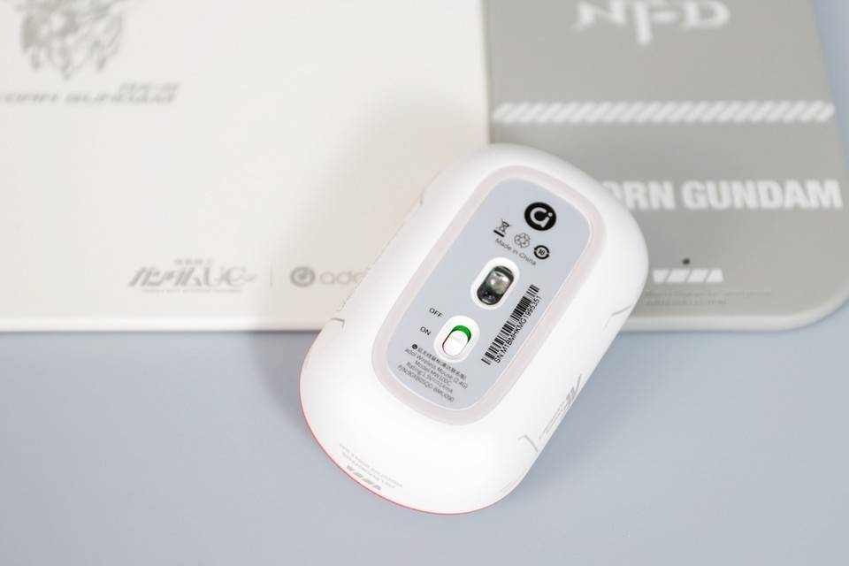 鼠标|复刻经典！a豆RX-O独角兽高达联名版NB全家桶来了