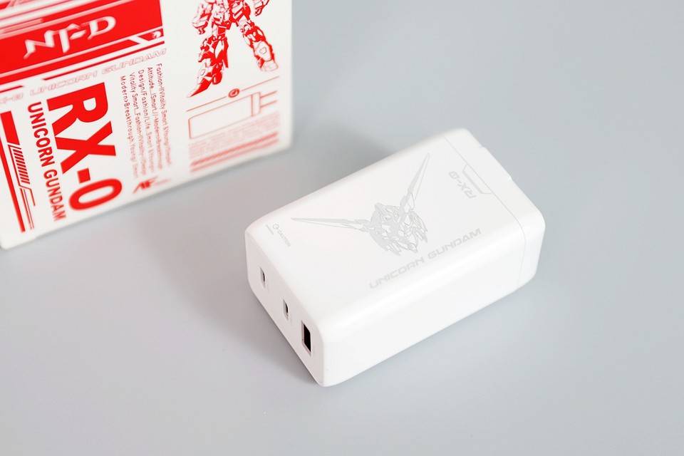 鼠标|复刻经典！a豆RX-O独角兽高达联名版NB全家桶来了