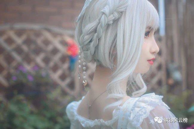 原创最美cosplay推荐lolita应怜屐齿印苍苔小扣柴扉久不开