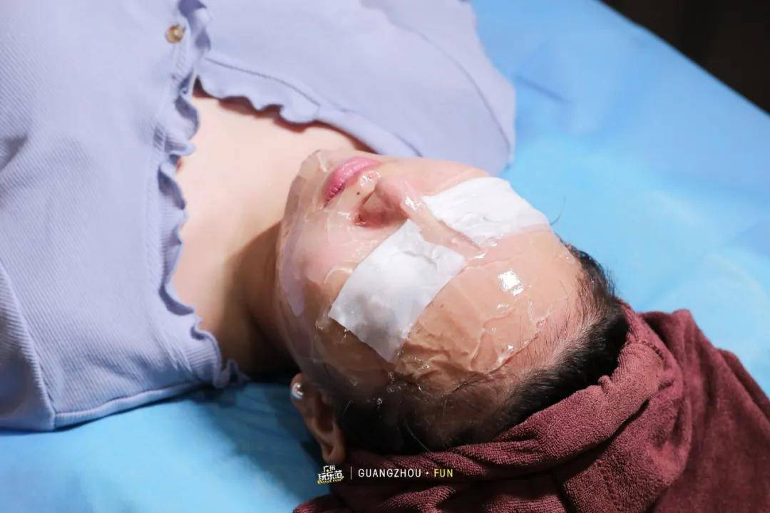 真人探店199元的m22光子果酸我简直像开了10级磨皮