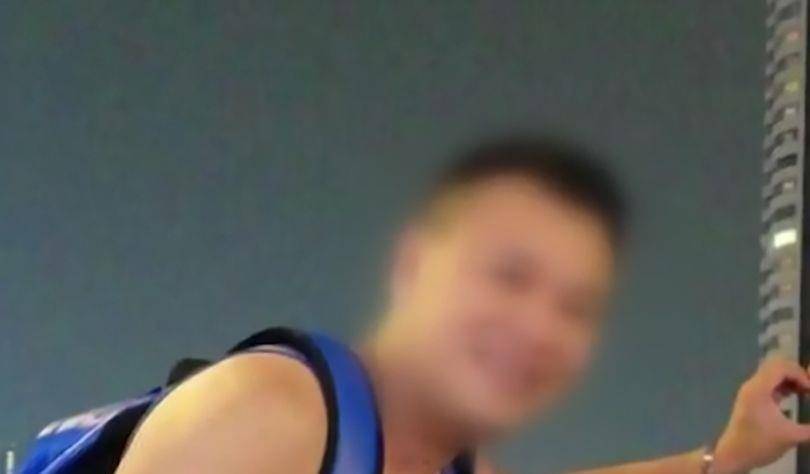 宠物男子用拖鞋打死一贵宾犬仅因其吠叫。将面临2年监禁和50万罚款！