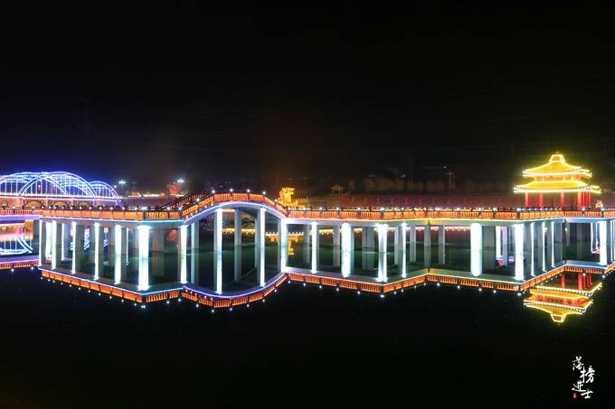 原创河北邯郸有一座白沙村,入选中国名村,成为一处景区,夜色好梦幻