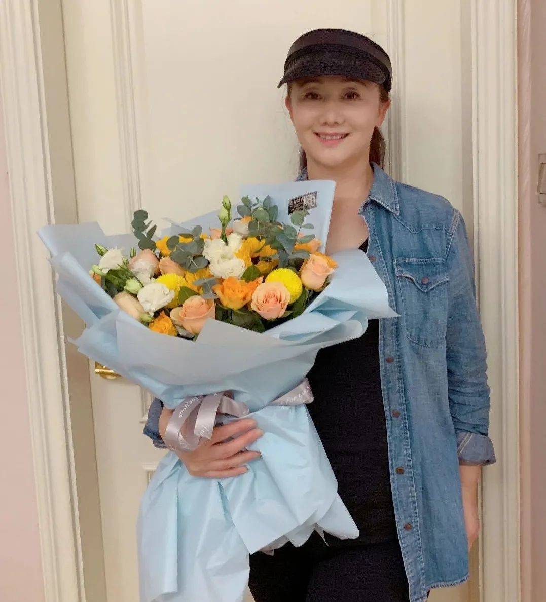因一个美丽谎言演了令妃,54岁温柔女人娟子,想用余生演好妈妈?_赵丽娟