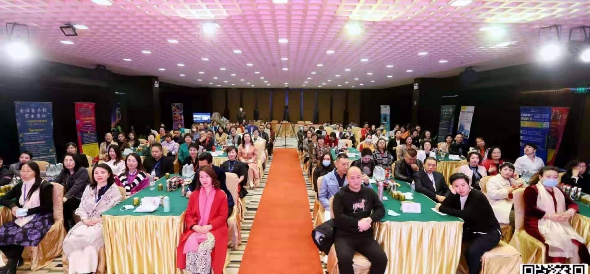 醒酒器排行_奢活艺术馆“醒酒器”斟满幸福味道