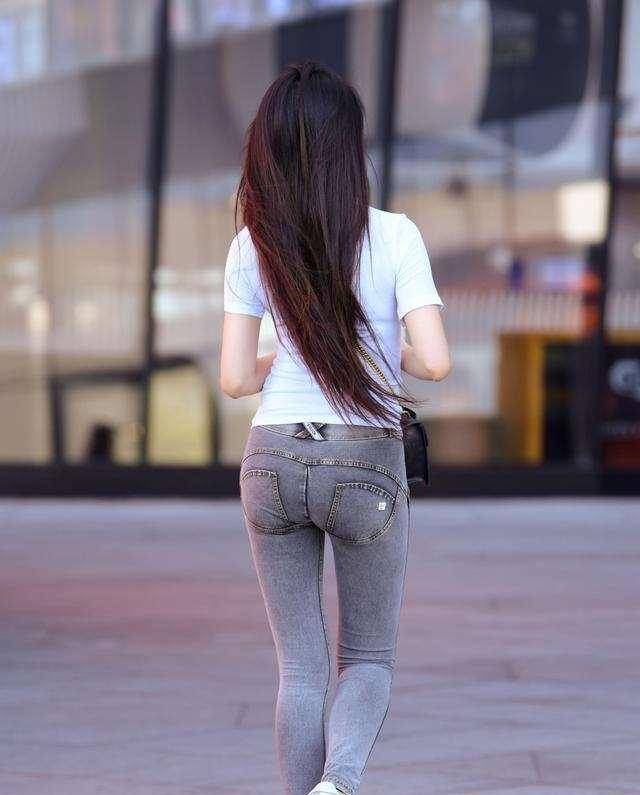 瑜伽裤外穿短款上衣 ab723ceabfe54fc49e48321357ebf7e9.jpeg