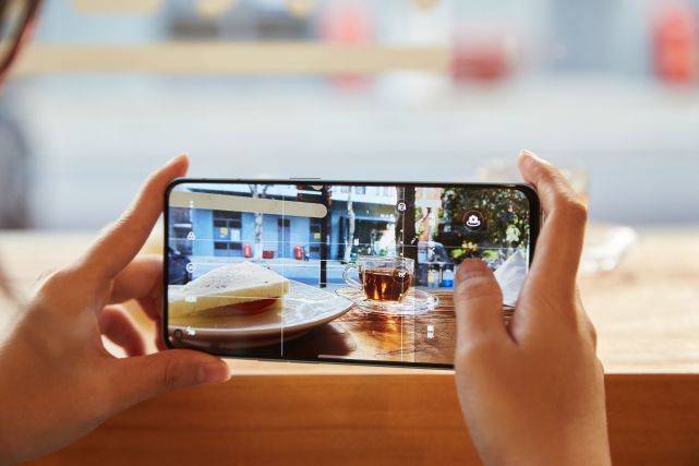 手机|外观天赋点满了？OPPO Reno6亮点全解读，2799到底值不值