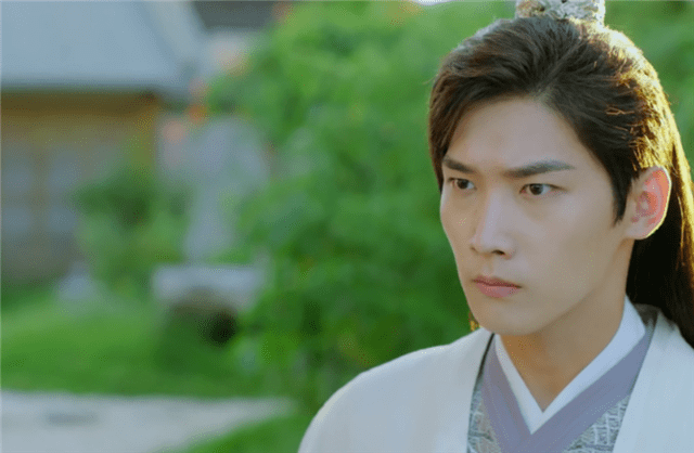 原创双世宠妃3皇上试探曲小檀怀疑她身份墨连城野心被发现