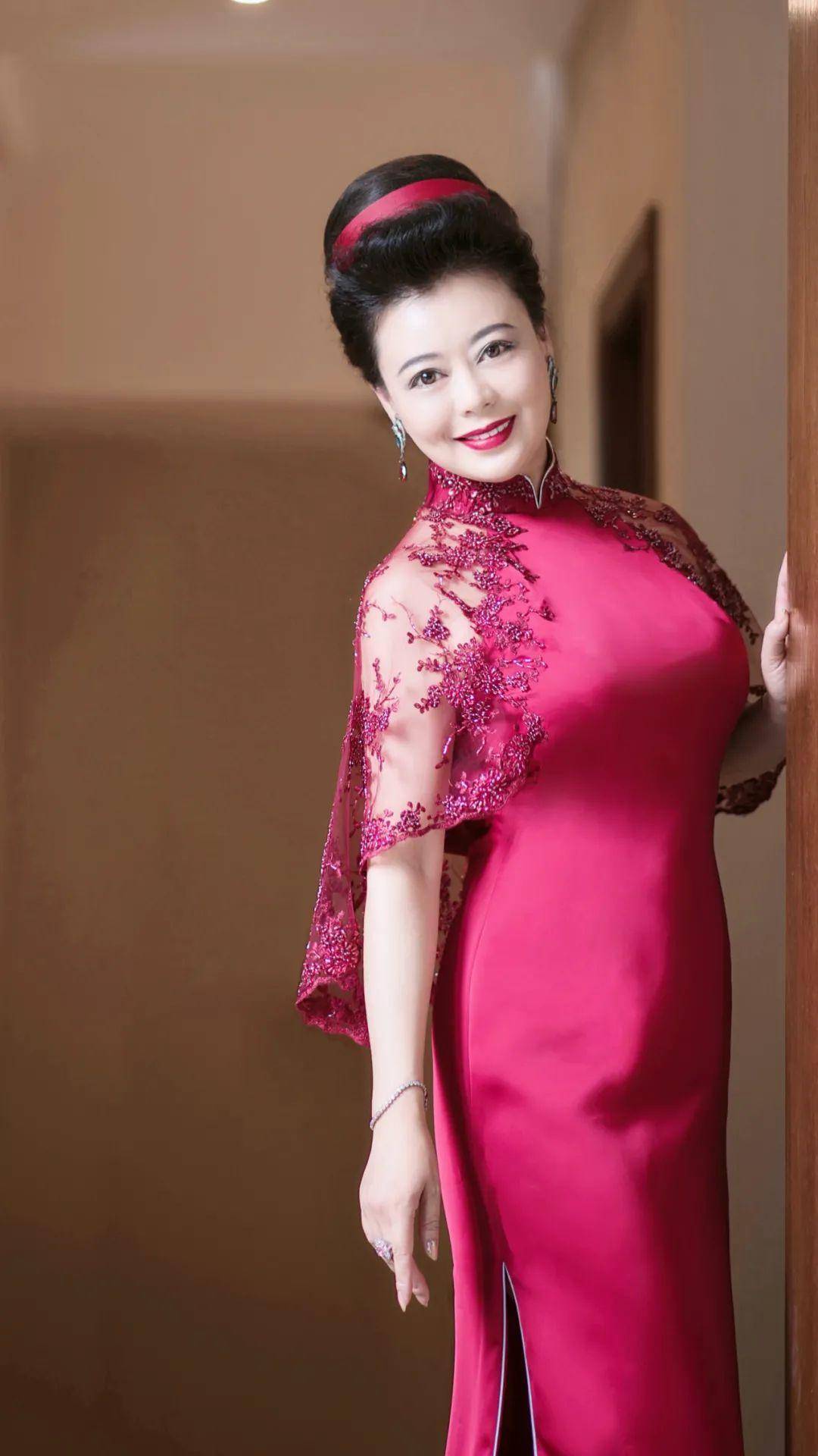 郑蓉蓉绘画陶艺作品赏析