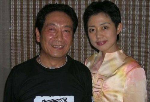 原创老戏骨王奎荣,娶小37岁娇妻,69岁老来得女,74岁赚奶粉钱